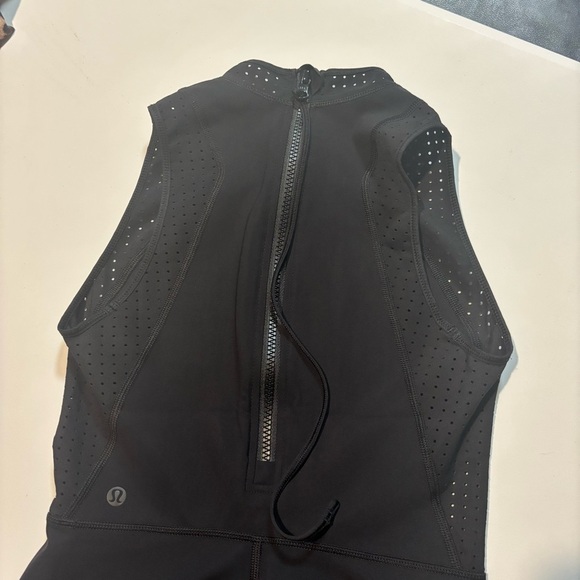 Lululemon size 4 Paddle times Black Perforated peplum Top - Picture 7 of 7